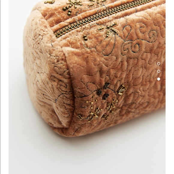 Zara velvet pouch blogger’s fav - Picture 2 of 5